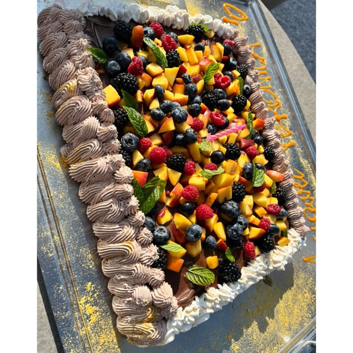 photo of Polisena L'Altro Agriturismo Torta morbida farcita con cremoso al cioccolato fondente e topping di frutta fresca shared by @verina on  21 Sep 2025 - review