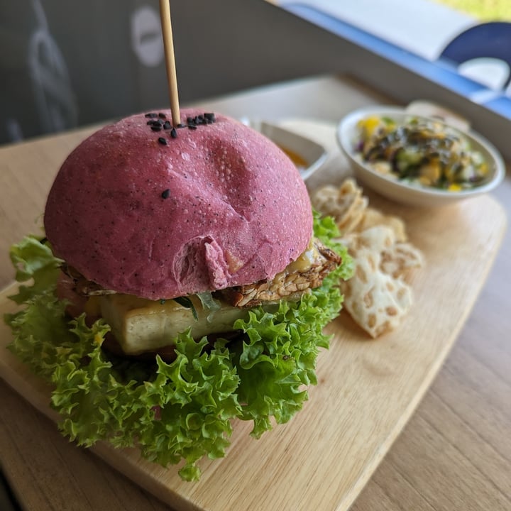 photo of Loving Nature Fortunate Coffee Cafe SG Tofu Tempeh Beetroot Burget Set shared by @shanna on  24 Mar 2024 - review