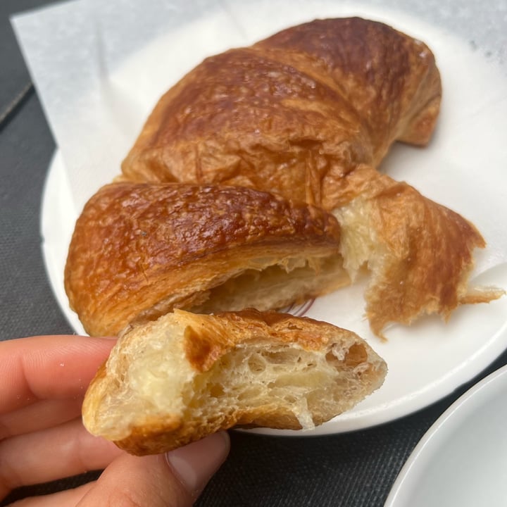 photo of Pirani Vegan croissant shared by @annaviolalupo on  06 Apr 2024 - review