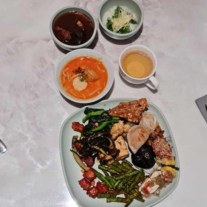 photo of Lotus Vegetarian Restaurant Lunch buffet shared by @parismelody on  10 Oct 2025 - review