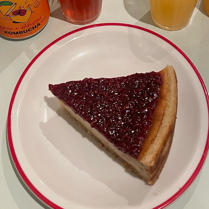 photo of Gordo Vegano Cheesecake con frutos rojos shared by @unavegana on  11 Feb 2024 - review