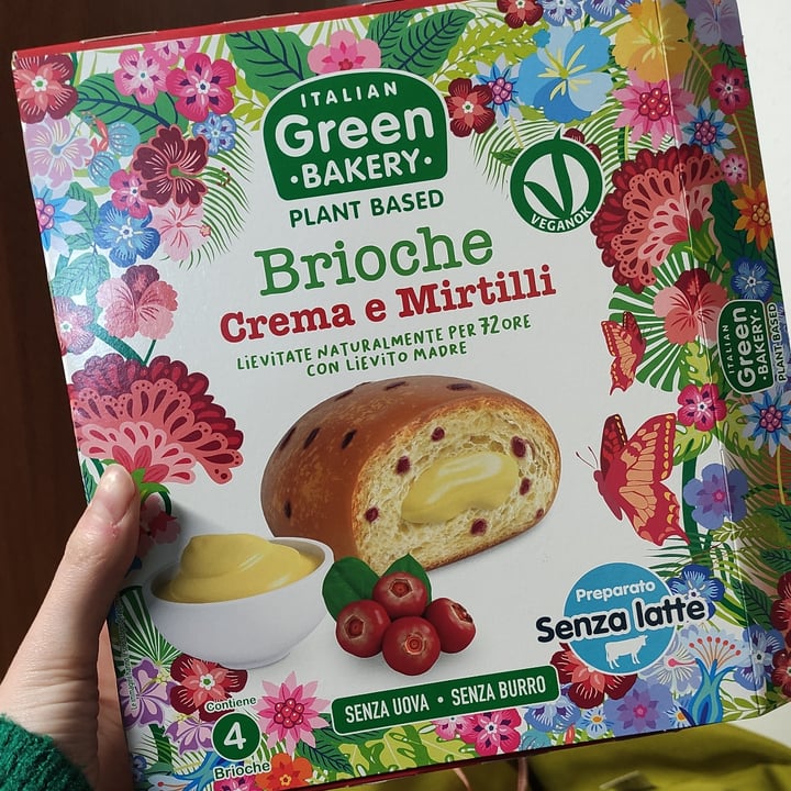 photo of italian green bakery Brioche Crema E Mirtilli shared by @owlshadow on  20 Dec 2023 - review