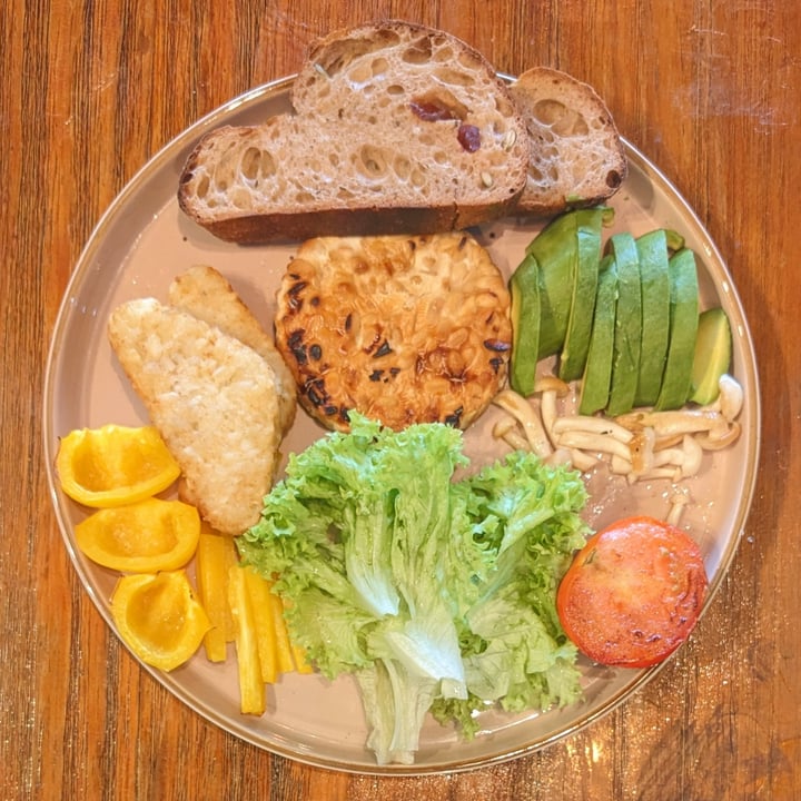photo of The Trend cafe-bistro Meatless Big Breakfast shared by @xinru-t on  02 May 2024 - review