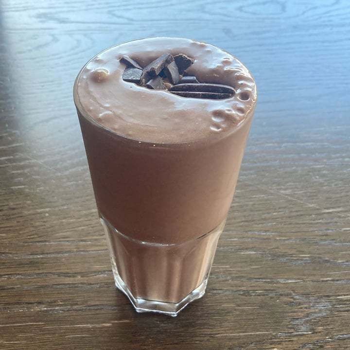 photo of Mugg & Bean V & A Waterfront Vegan Chocolate Coconut Milkshake shared by @catherinews on  11 Apr 2024 - review