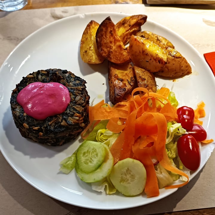 photo of Upcycle Bike Cafè Hamburger vegano shared by @ilabonvy on  05 Oct 2023 - review