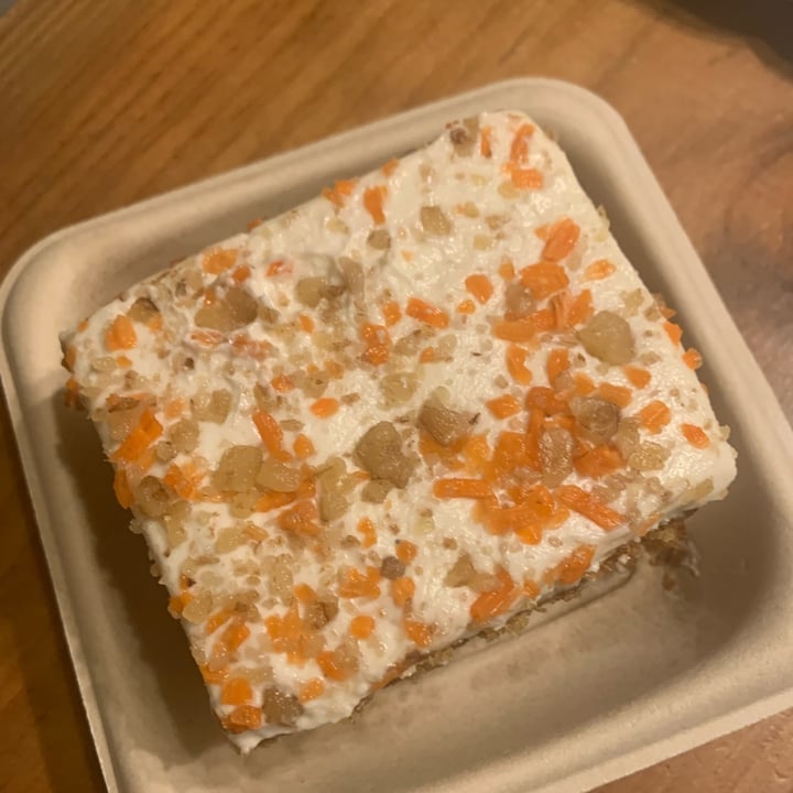photo of Veggie Grill Carrot cake shared by @roserose on  07 Apr 2024 - review