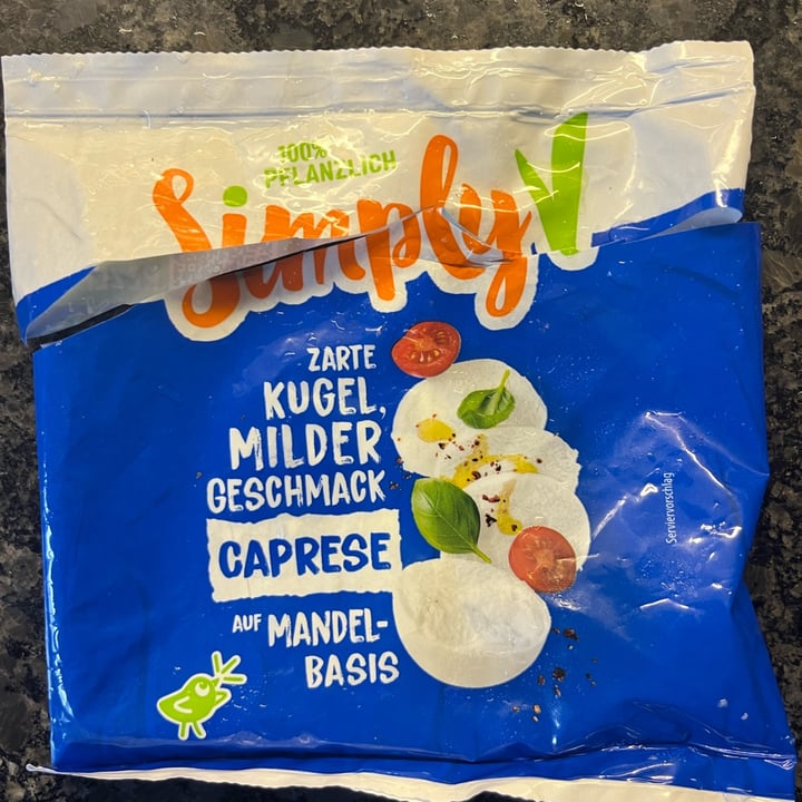photo of Simply V mozzarella caprese genuss shared by @abao on  25 Oct 2024 - review