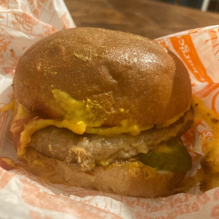 photo of Neat Burger Cheese burger shared by @valedv on  09 Sep 2023 - review