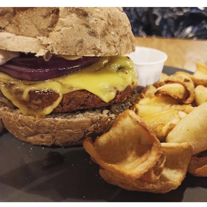 photo of Helmut Pub Bun vegano shared by @ross1992 on  02 Dec 2023 - review