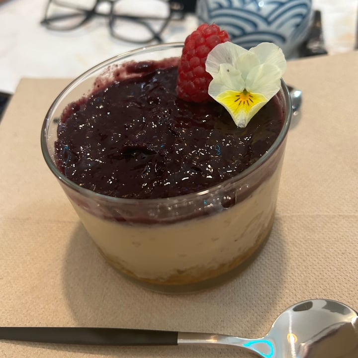 photo of The Vegan Roll cheesecake shared by @elenina on  18 Apr 2024 - review