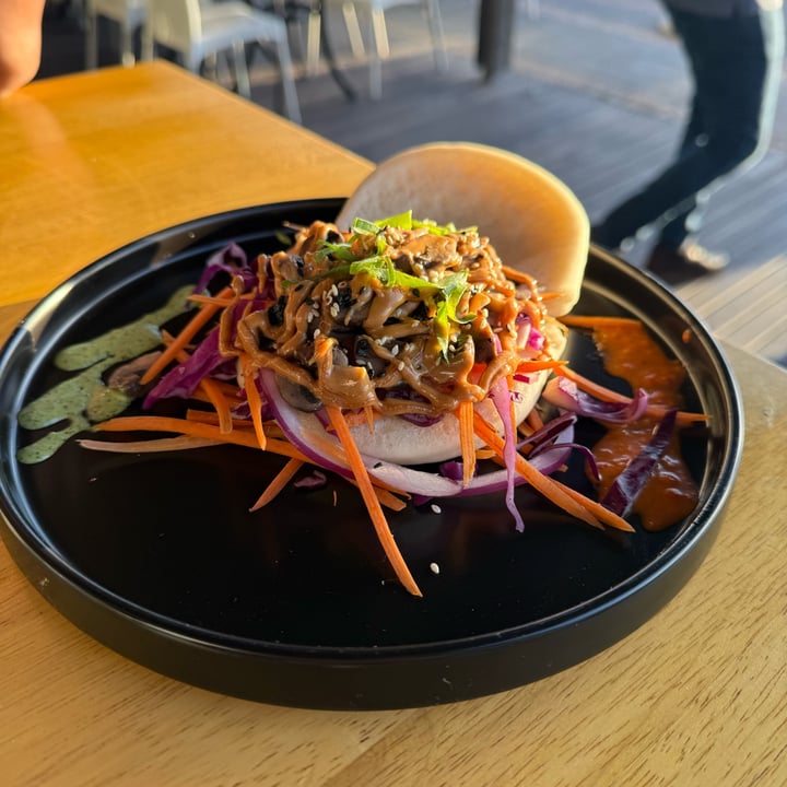 photo of Dimples Dumpling House Vegan Gua Bao Bun shared by @zsuz on  18 Dec 2024 - review