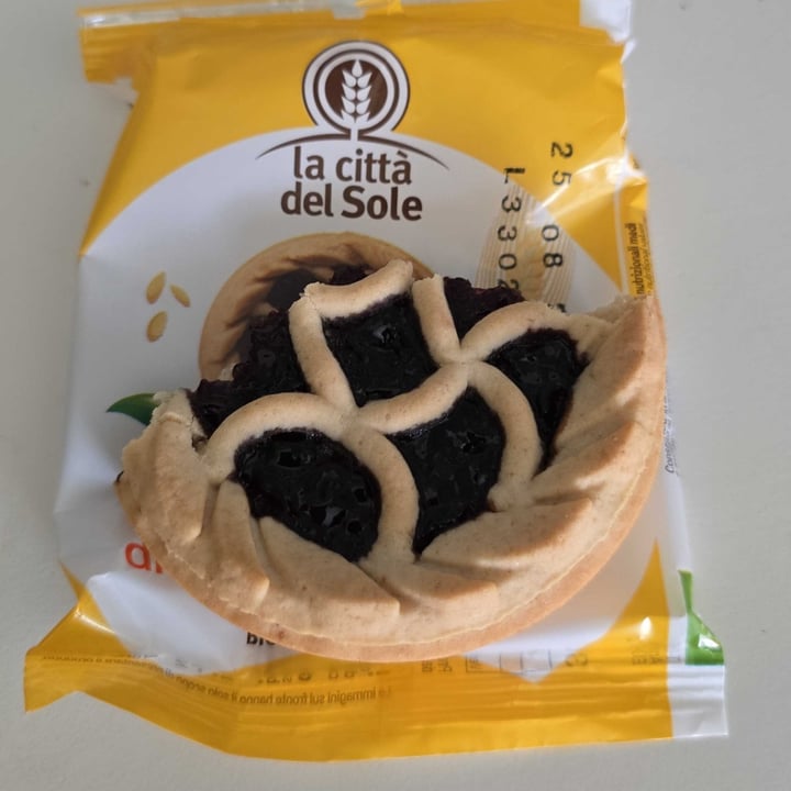 photo of La città del sole crostatella di frumento ai mirtilli shared by @alvi2957 on  04 Mar 2025 - review