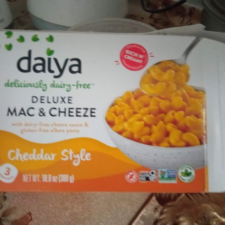 photo of Daiya Plant-Based Deluxe Mac & Cheeze Cheddar Flavour shared by @zarreen on  12 Apr 2024 - review