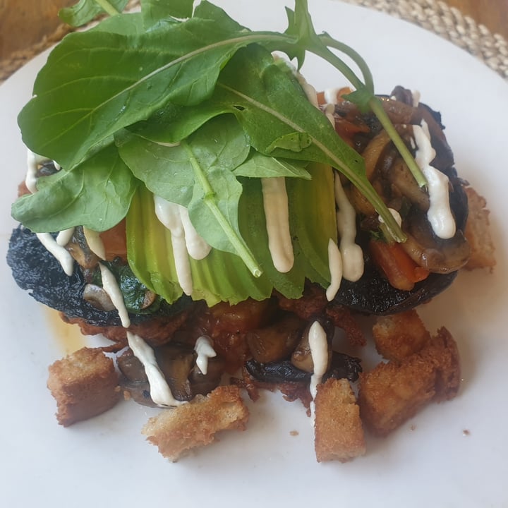 photo of Leafy Greens 'Shroom Benedict shared by @compassionate1candy on  19 Dec 2024 - review