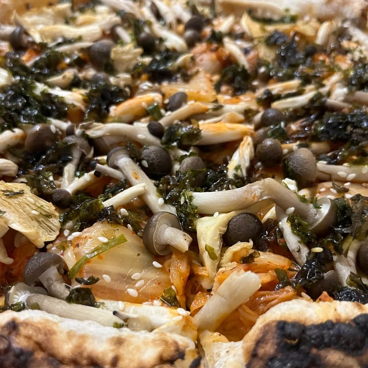 photo of Gusta Sourdough Pizza Co. vegan kimchi pizza shared by @soy-orbison on  09 Apr 2024 - review