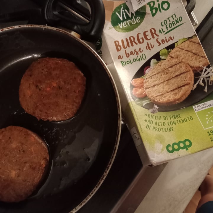 photo of Vivi Verde Coop Burger di soia biologici shared by @lindanichilist on  21 Sep 2023 - review