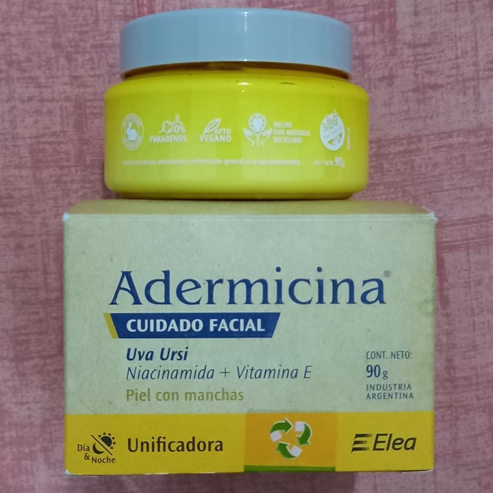 photo of adermicina Crema unificadora con Niacinamida y Vitamina E shared by @-fa on  21 Sep 2025 - review