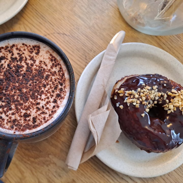 photo of Knead a Little Love Vegan Donut With Chocolate shared by @kristhesfiguz on  01 Dec 2023 - review