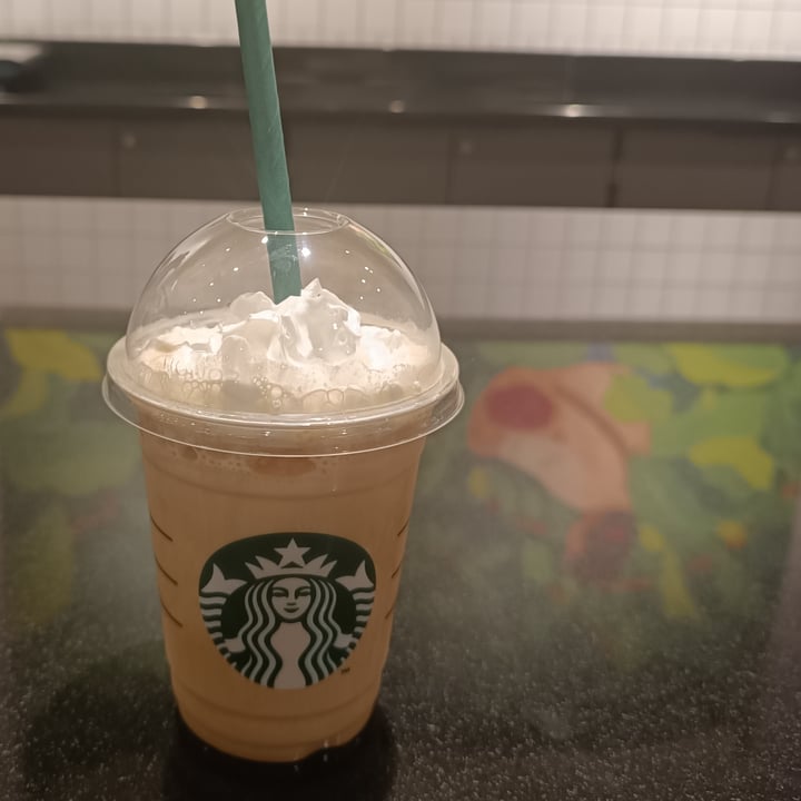 photo of Starbucks Árkád caramel frappuccino (veganized) shared by @flowvegan on  15 Jun 2024 - review