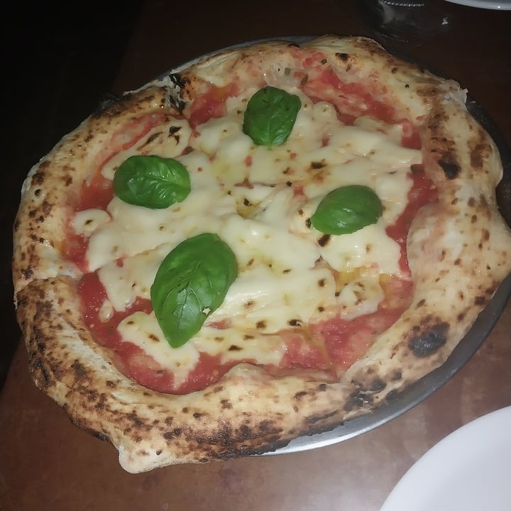 photo of Lado V Pizza Margarita shared by @tales on  09 Dec 2023 - review