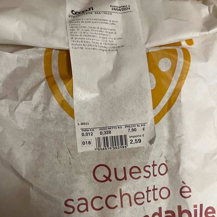 photo of Coop schiacciata all’olio shared by @miba on  25 Apr 2024 - review