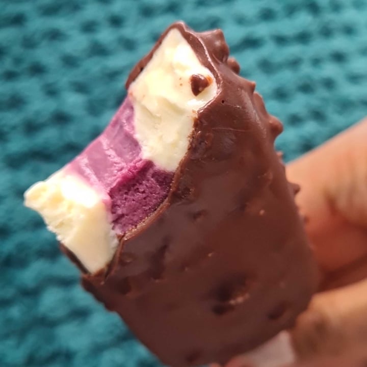 photo of Magnum Chill Blueberry Cookie shared by @wildbird on  19 May 2024 - review
