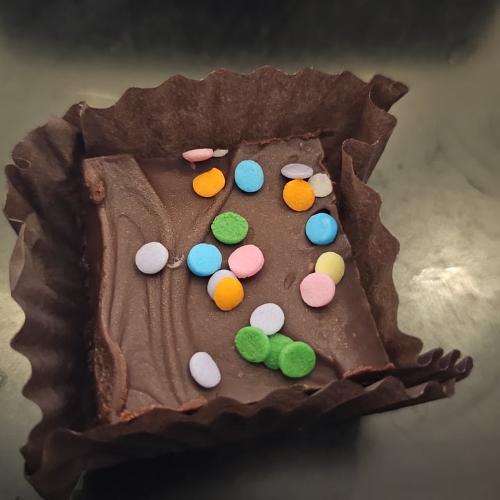photo of Edith Patisserie Cake Bar Vegan Chocolate Fudge Brownie shared by @maiwennmia on  01 Nov 2024 - review