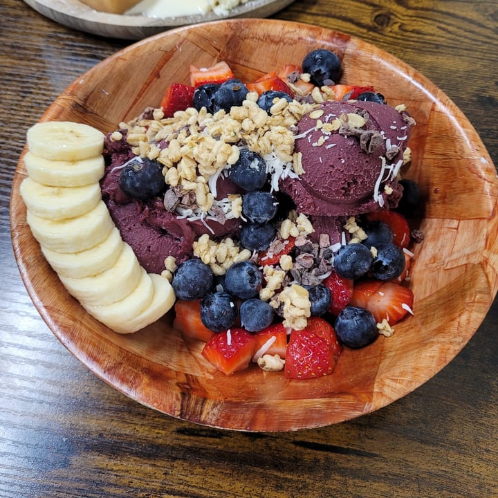 photo of Waffle and Berry Acai Bowl shared by @yourfriendjen on  17 Apr 2024 - review