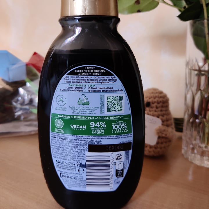 photo of Garnier Shampoo Carbone Magnetico shared by @lucianothecat on  18 Apr 2024 - review