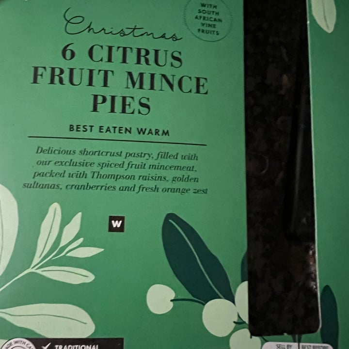 photo of Woolworths Food 6 Citrus Fruit Mince Pies shared by @andrew309 on  04 Dec 2024 - review