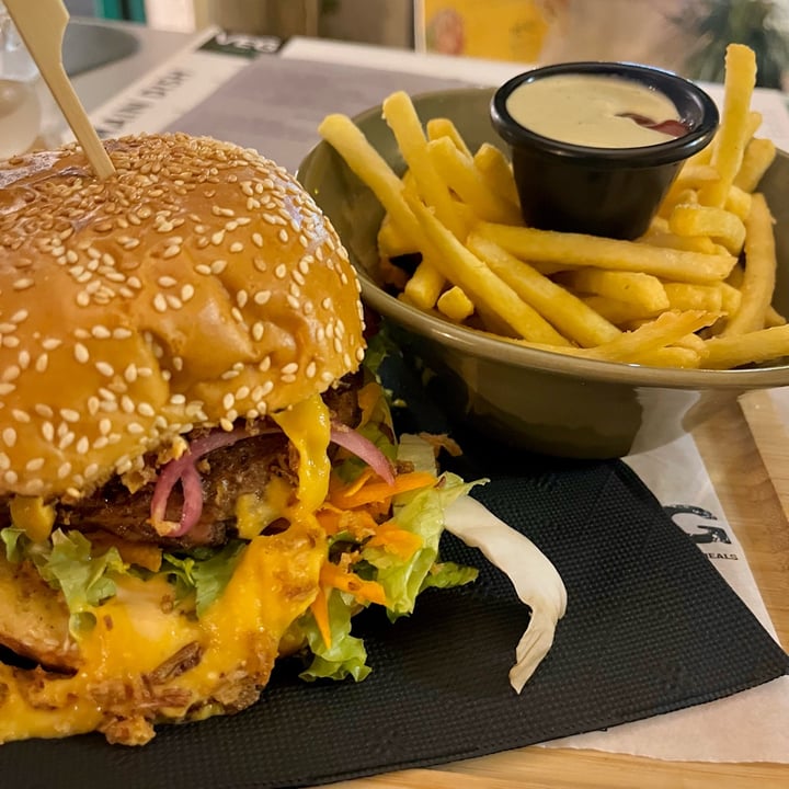 photo of Veg Mr.Bean Burger shared by @veganhaven on  28 Sep 2025 - review