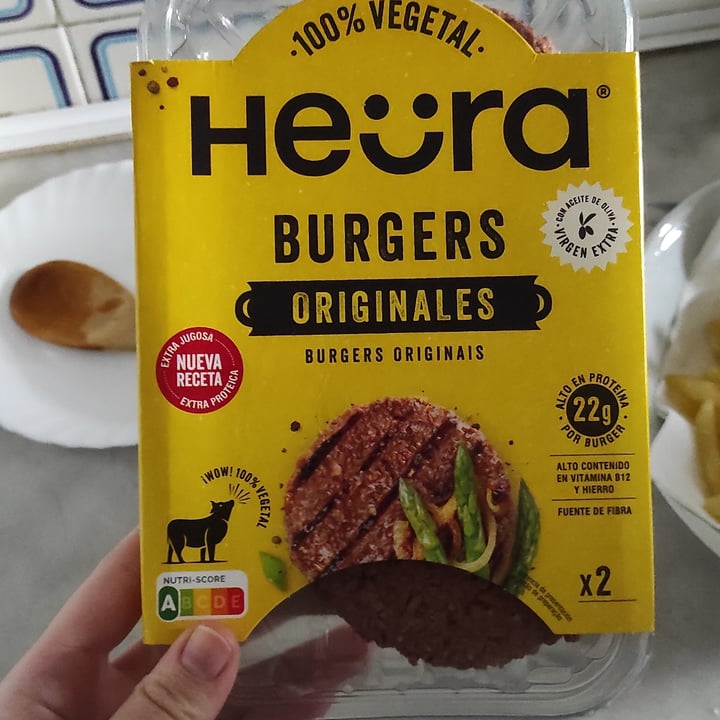 photo of Heura burgers original nueva receta shared by @veganhalley on  01 Dec 2023 - review