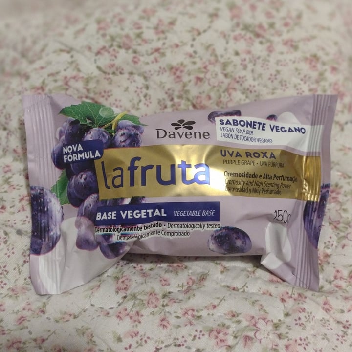 photo of Davene Davene sabonete vegano Uva roxa shared by @nedinedis on  16 Oct 2023 - review