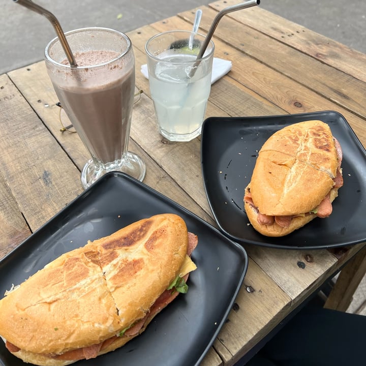 photo of Zona Vegana Torta De Salchicha shared by @daringdolphin95 on  15 Oct 2023 - review