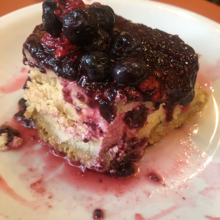 photo of Bio Solo Orgánico Cheesecake Raw De Frutos Rojos shared by @toboo420 on  03 Nov 2023 - review