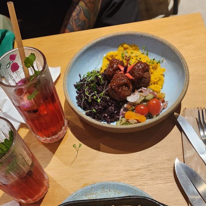 photo of BOTÂNICO - Colheita Criativa Bowl de almôndega shared by @ladyvegan-porelmundo on  27 Apr 2025 - review