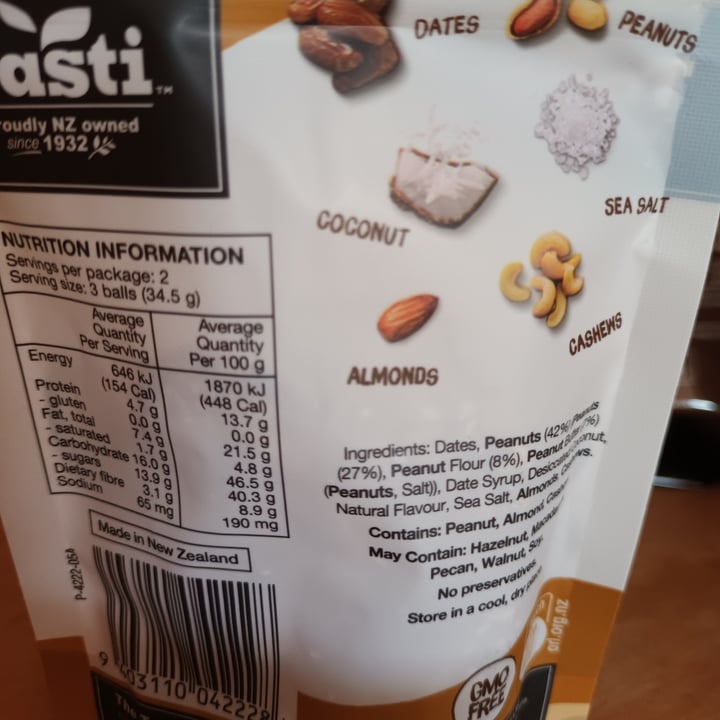 photo of Tasti Peanut Butter and Caramel Smooshed Wholefood Balls shared by @jaffywhim on  18 May 2024 - review