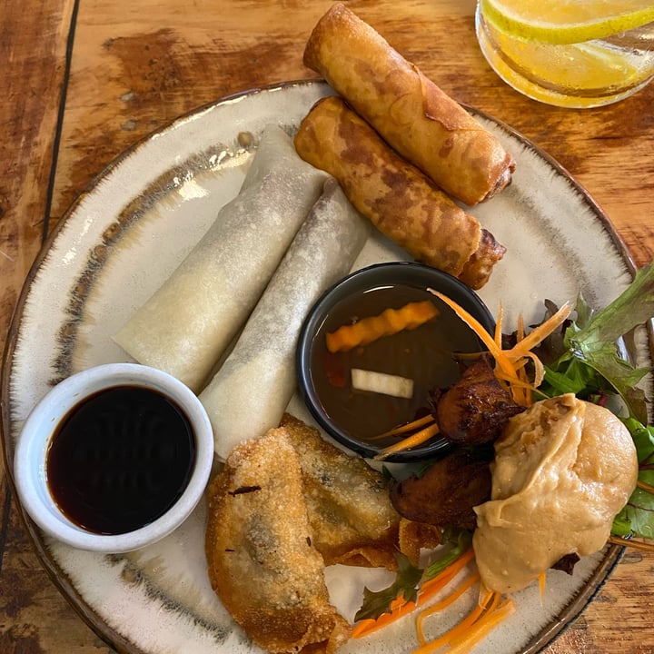photo of Golden Lotus Vegan Mixed Appetisers Plate shared by @blacklilyleaf on  23 Apr 2024 - review