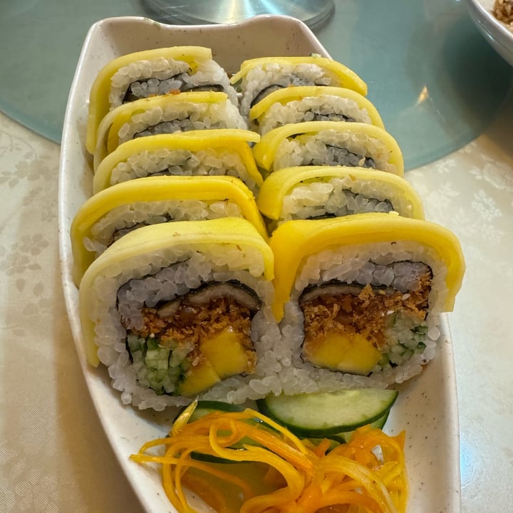 photo of Qi Fu Healthy Park Vegetarian Bukit Indah Mango sushi roll shared by @biapol on  20 Jul 2025 - review