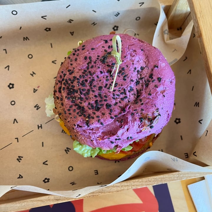photo of Flower Burger Cherry Bomb shared by @giuliazecchini on  02 Apr 2024 - review