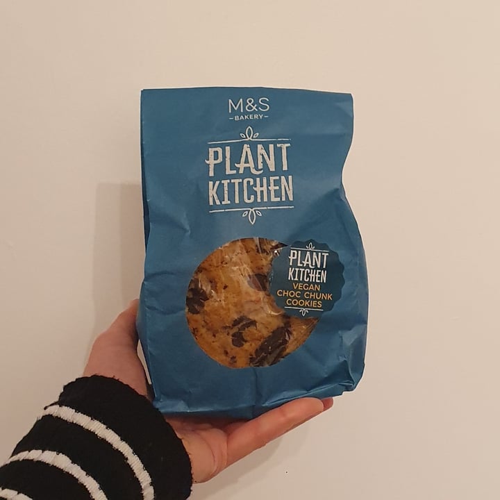 photo of Plant Kitchen (M&S) Vegan Choc Chunk Cookies shared by @fivefeetvegan on  19 Jan 2024 - review