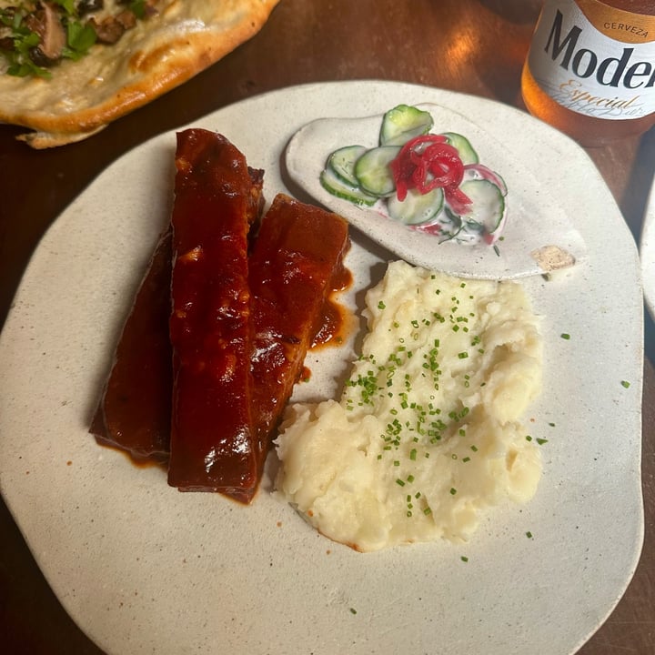 photo of El Mundo Restaurante Costillas de BBQ a base de Seitán shared by @nancy on  17 Oct 2025 - review