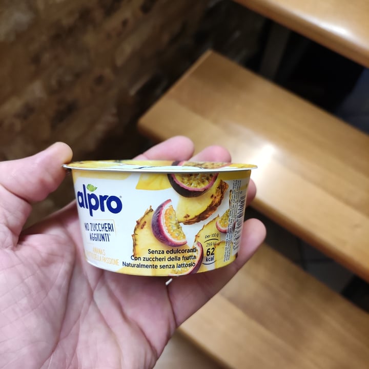 photo of Alpro Ananas e frutto della passione - zero zuccheri aggiunti shared by @ziwonauta on  10 Apr 2024 - review