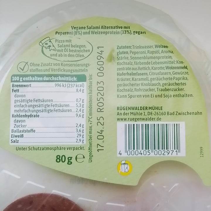 photo of Rügenwalder Mühle vegane Mühlen Salami mit Peperoni shared by @thegermantrashpanda on  03 Apr 2025 - review
