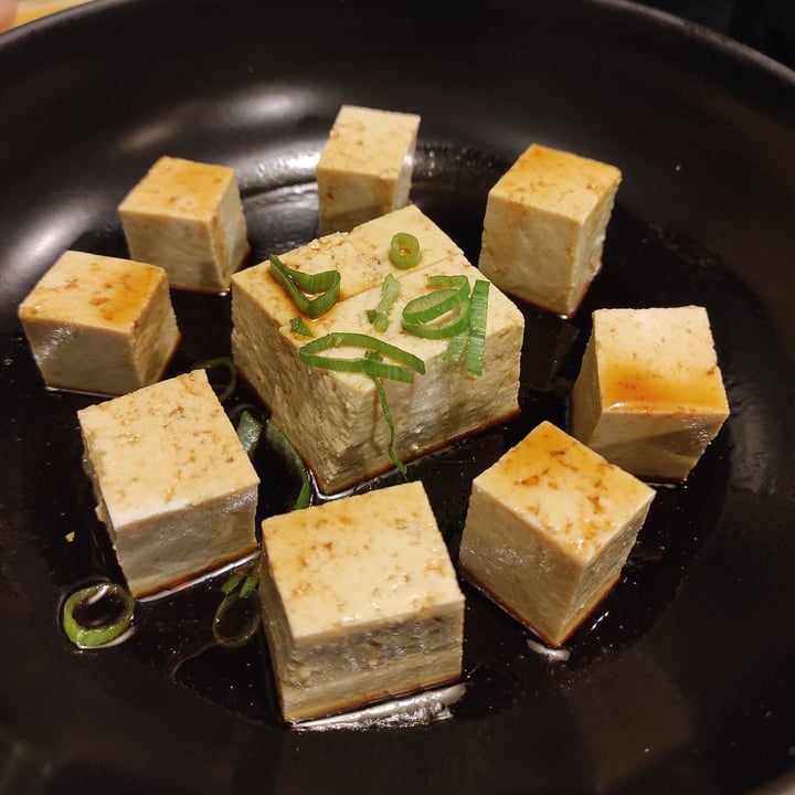 photo of Le Nove Scodelle Tofu fresco fatto in casa con salsa di soia e sesamo shared by @niklabelloli1 on  01 Jan 2024 - review
