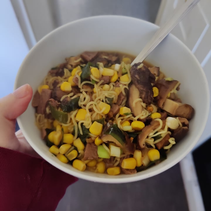 photo of The Village Vegan Vegan Instant Noodles Mushroom Vegetable Flavour shared by @plumesworld on  18 Nov 2023 - review