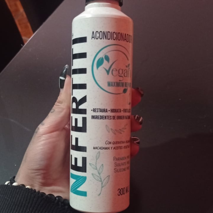photo of Nefertiti Acondicionador keratina Vegana shared by @mayraponze on  03 Mar 2024 - review