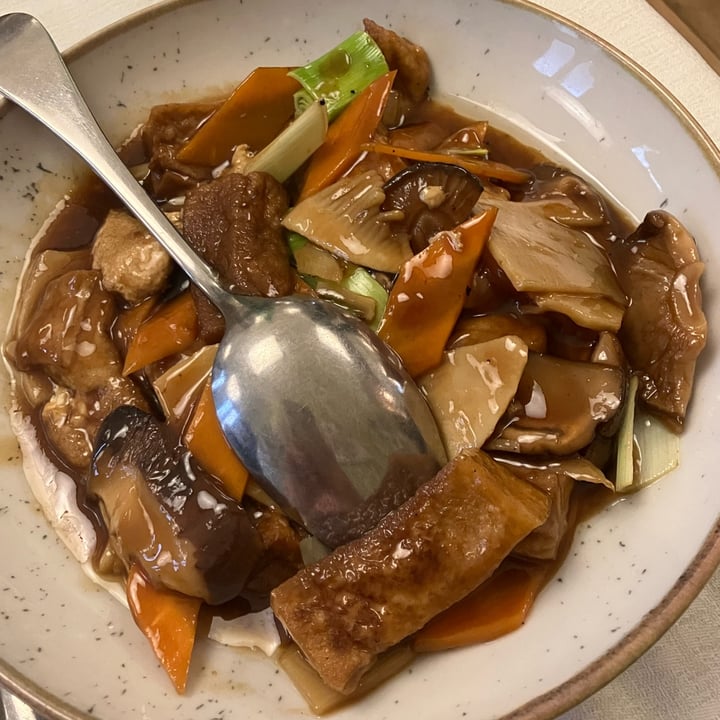 photo of Giardino di Giada 玉園饭店 Jade Garden Tofu con funghi e bambù shared by @anto- on  19 Oct 2024 - review