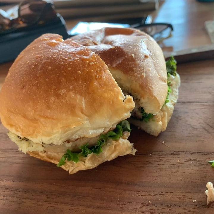 photo of Cocoon Beach Club Plant Based Burger shared by @gatherer on  10 Sep 2023 - review