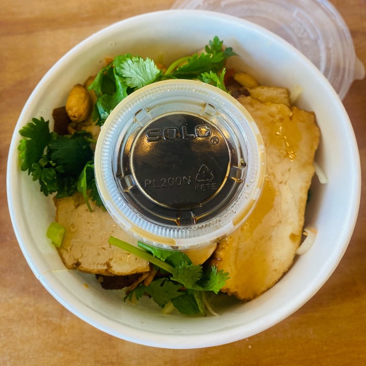 photo of DragonEats Teriyaki Tofu Green Salad shared by @beckyyy on  09 Oct 2025 - review